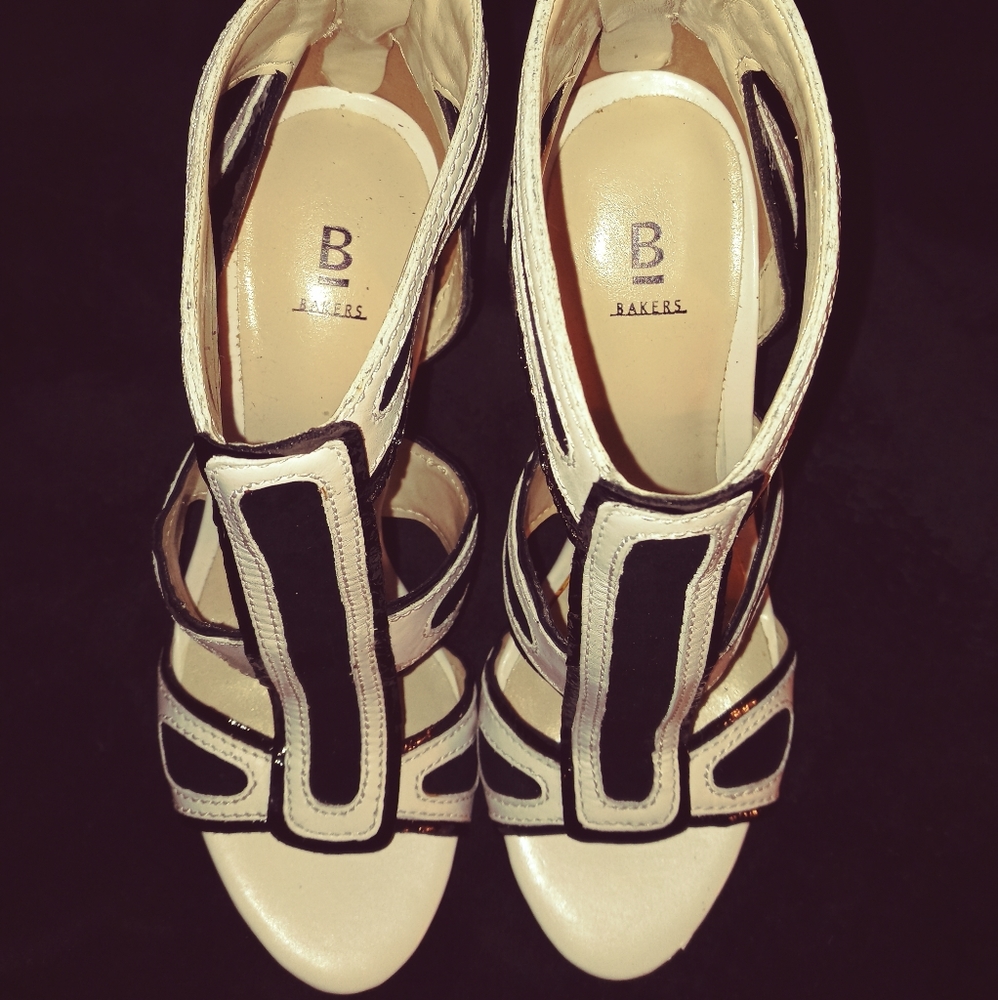 Beautiful New black and white Vintage bakers cut outs Size 7